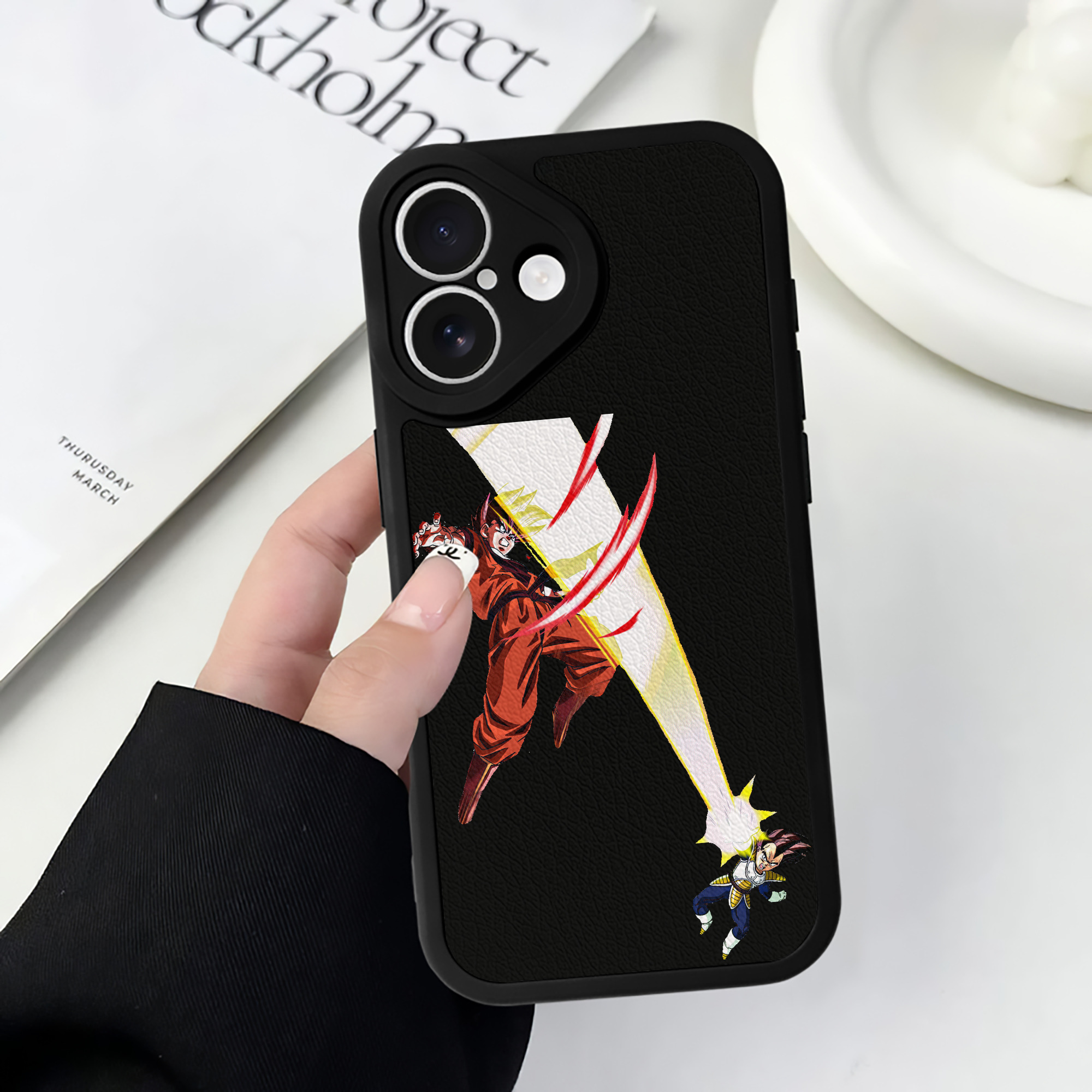 （画像用） ドラゴンボール ベジータ四世（Bejīta Yonsei）DRAGON BALL Vegeta IV 【iPhone 16シリーズ対応】シリコンスマホケース（レザー調） 材質：シリコン
